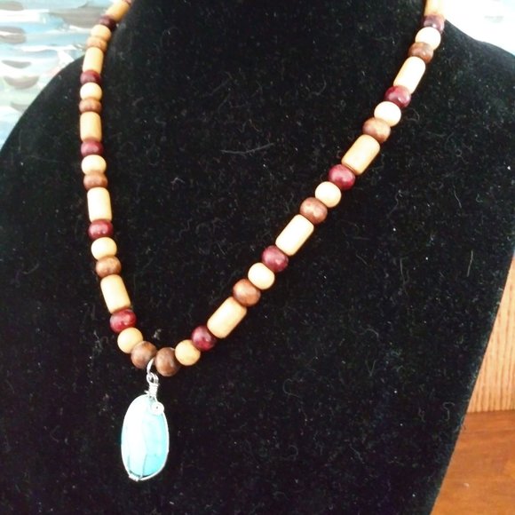 **CLEARANCE SALE** Southwest Style Necklace with Faux Turquoise Pendant - Picture 6 of 10